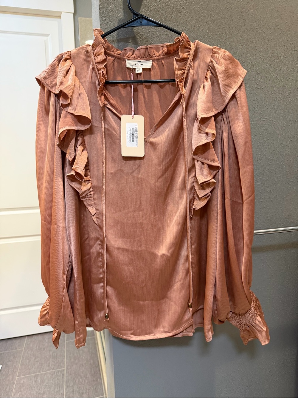 entro Ruffled V-Neck Blouse - Rosewood